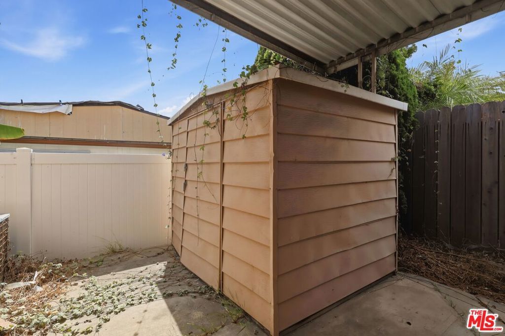 Image 19 of property listing at 2601 E Victoria Street 99, Compton, CA 90220
