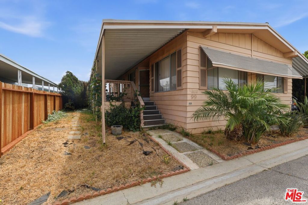 Image 2 of property listing at 2601 E Victoria Street 99, Compton, CA 90220