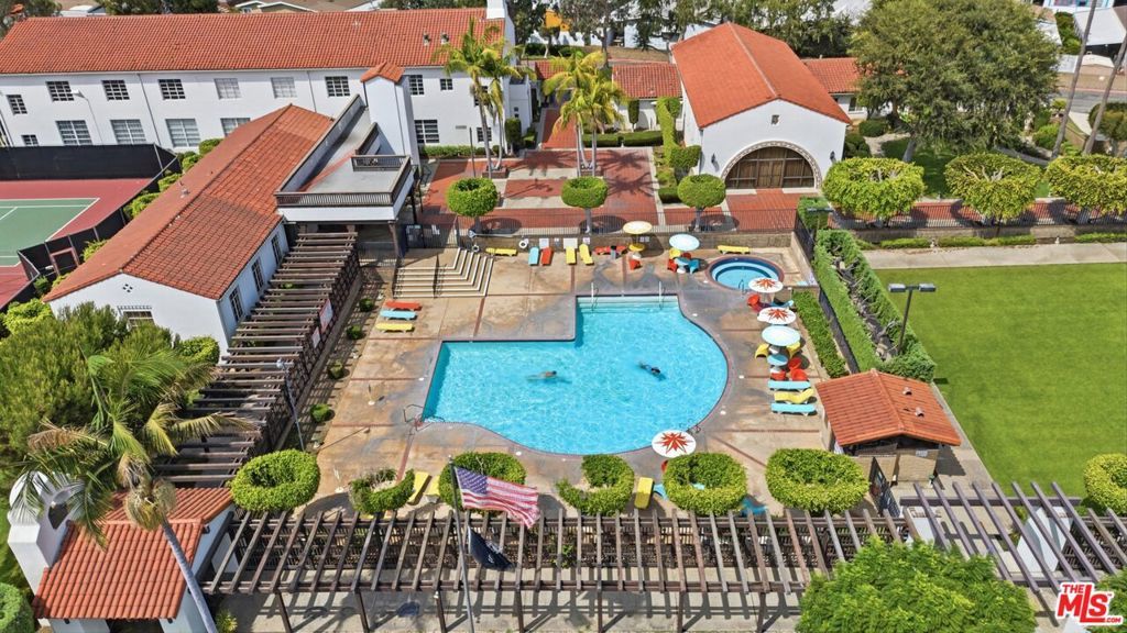 Image 4 of property listing at 2601 E Victoria Street 99, Compton, CA 90220