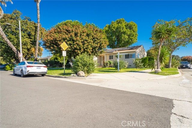 944 S Russelee Dr, West Covina, CA 91790