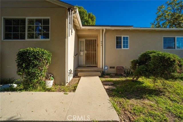944 S Russelee Dr, West Covina, CA 91790