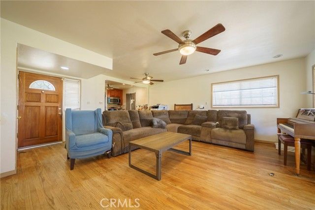 944 S Russelee Dr, West Covina, CA 91790