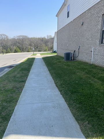 145 Oasis Dr, La Vergne, TN 37086