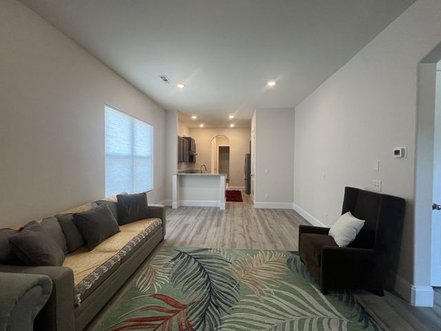 145 Oasis Dr, La Vergne, TN 37086