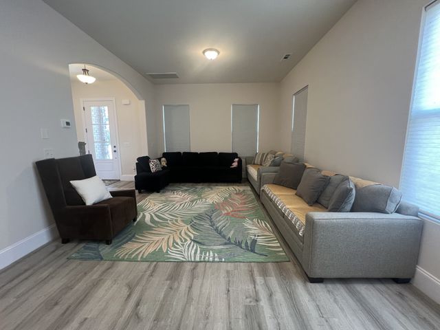 145 Oasis Dr, La Vergne, TN 37086