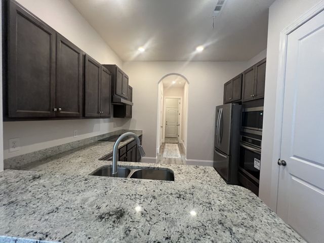 145 Oasis Dr, La Vergne, TN 37086