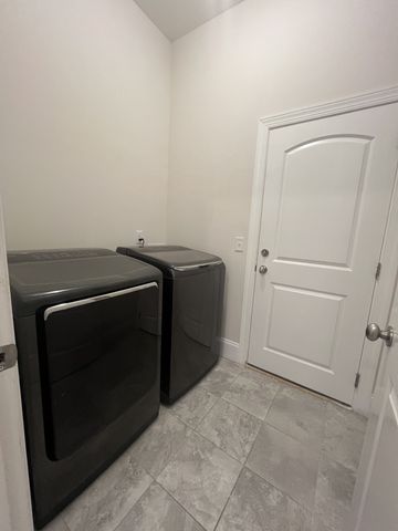 145 Oasis Dr, La Vergne, TN 37086