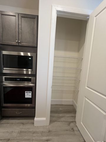 145 Oasis Dr, La Vergne, TN 37086