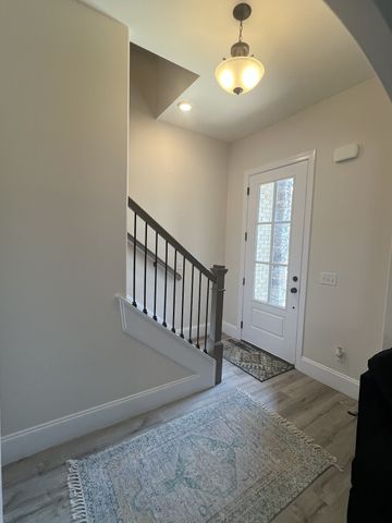 145 Oasis Dr, La Vergne, TN 37086