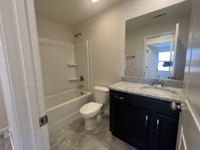 145 Oasis Dr, La Vergne, TN 37086