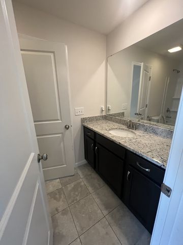 145 Oasis Dr, La Vergne, TN 37086