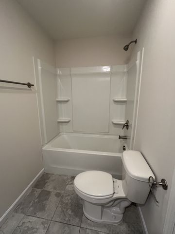 145 Oasis Dr, La Vergne, TN 37086