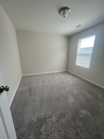 145 Oasis Dr, La Vergne, TN 37086