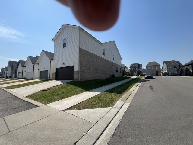 145 Oasis Dr, La Vergne, TN 37086