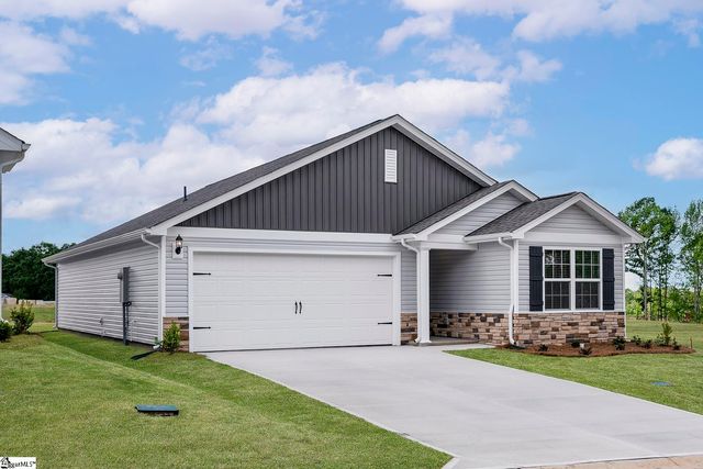 442 West Claywalk Way, Woodruff, SC 29388