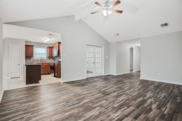 104 Indigo Brush Drive, La Marque, TX 77568