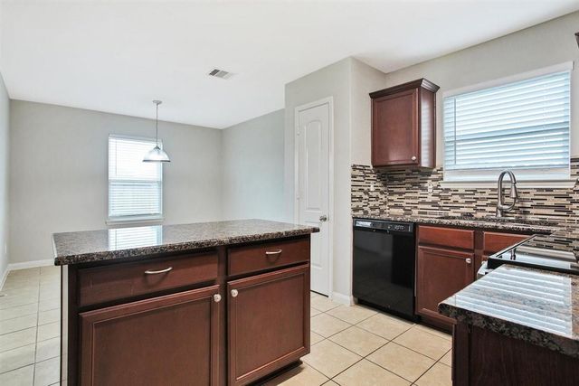 104 Indigo Brush Drive, La Marque, TX 77568
