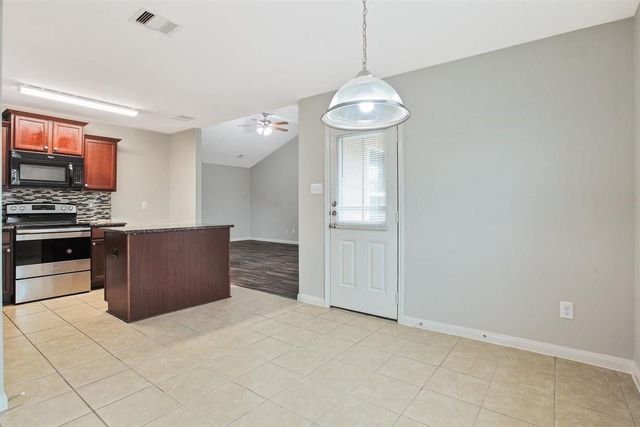 104 Indigo Brush Drive, La Marque, TX 77568