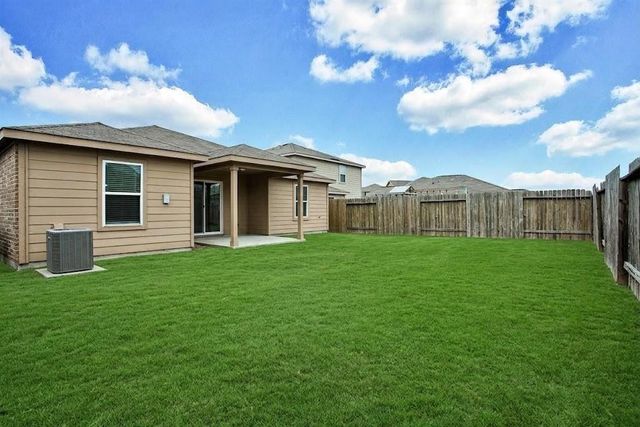 104 Indigo Brush Drive, La Marque, TX 77568