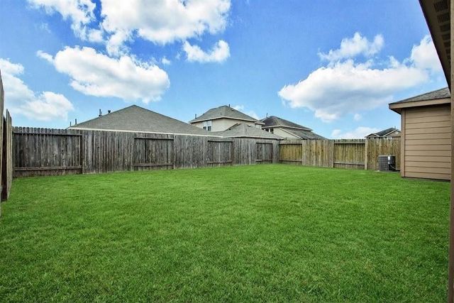 104 Indigo Brush Drive, La Marque, TX 77568