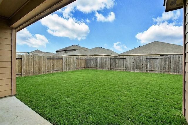 104 Indigo Brush Drive, La Marque, TX 77568