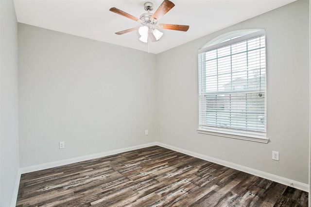 104 Indigo Brush Drive, La Marque, TX 77568
