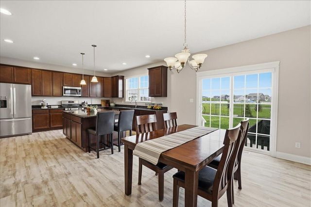 8123 W 102nd Avenue, St. John, IN 46373