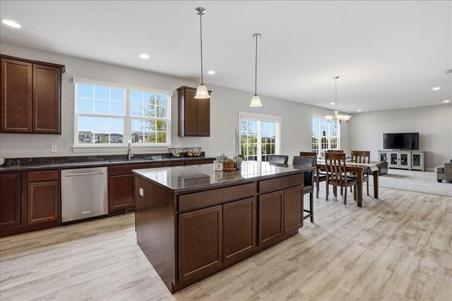 8123 W 102nd Avenue, St. John, IN 46373