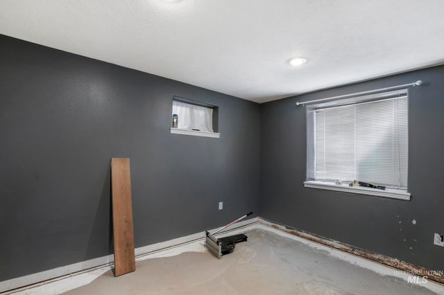 1228 Evergreen Dr, Twin Falls, ID 83301
