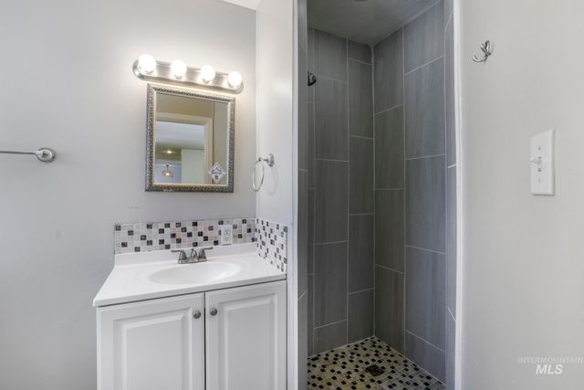 1228 Evergreen Dr, Twin Falls, ID 83301