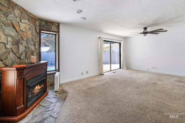 1228 Evergreen Dr, Twin Falls, ID 83301
