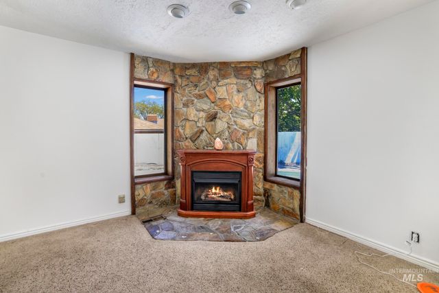 1228 Evergreen Dr, Twin Falls, ID 83301