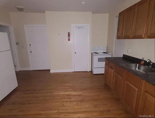 108 Vineyard Avenue, Highland, NY 12528