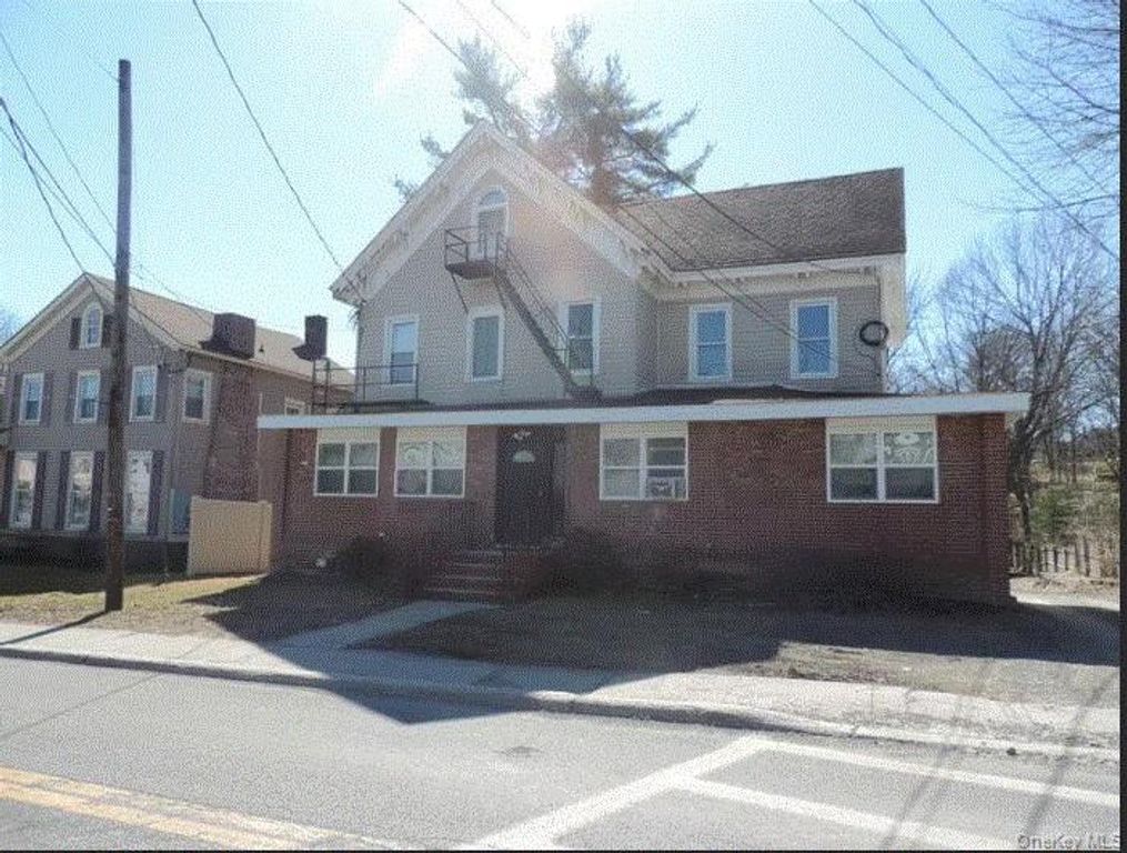 108 Vineyard Avenue, Highland, NY 12528