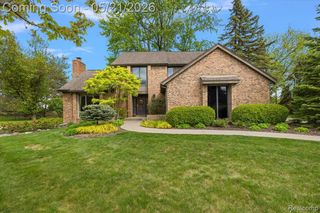 33891 Yorkridge Street, Farmington, MI 48331