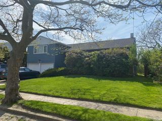 69 Tioga Avenue, Atlantic Beach, NY 11509
