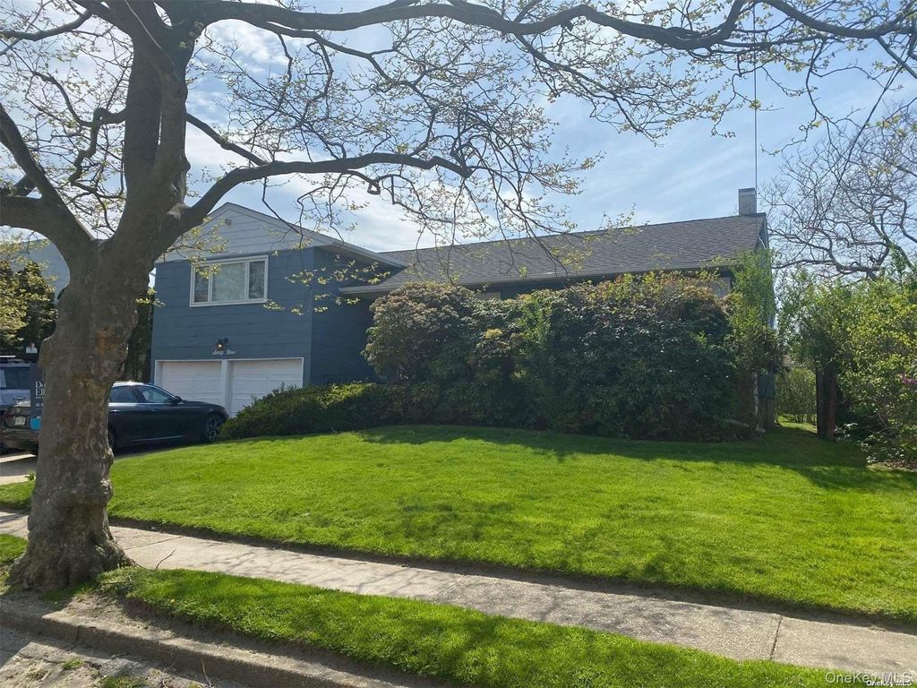 69 Tioga Avenue, Atlantic Beach, NY 11509