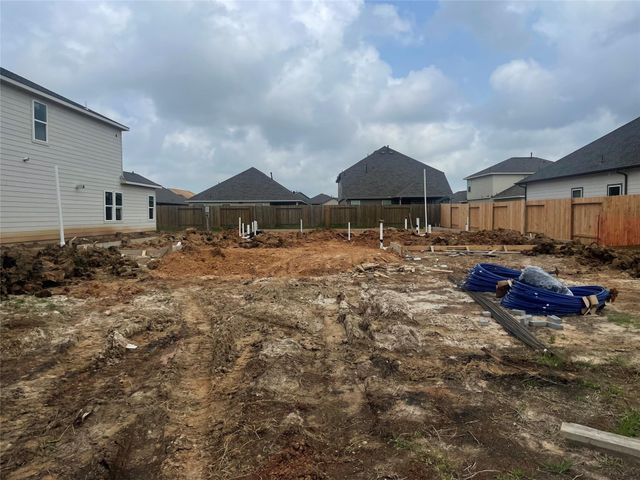 763 Woodhaven Lakes Drive, La Marque, TX 77568