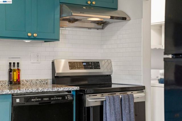 1711 3rd Street, Alameda, CA 94501