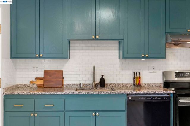 1711 3rd Street, Alameda, CA 94501