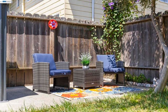 1711 3rd Street, Alameda, CA 94501