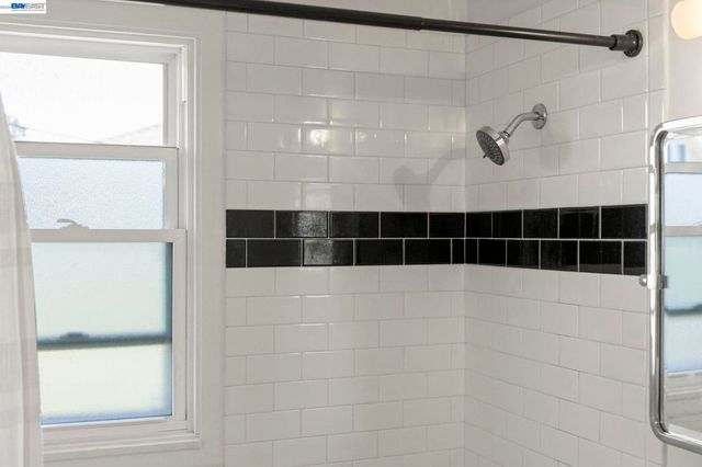 1711 3rd Street, Alameda, CA 94501