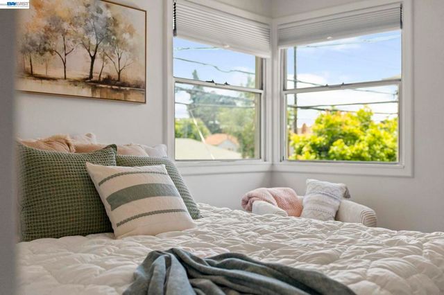1711 3rd Street, Alameda, CA 94501