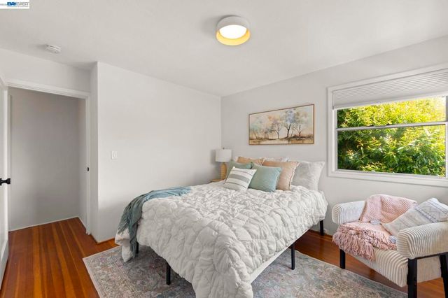 1711 3rd Street, Alameda, CA 94501