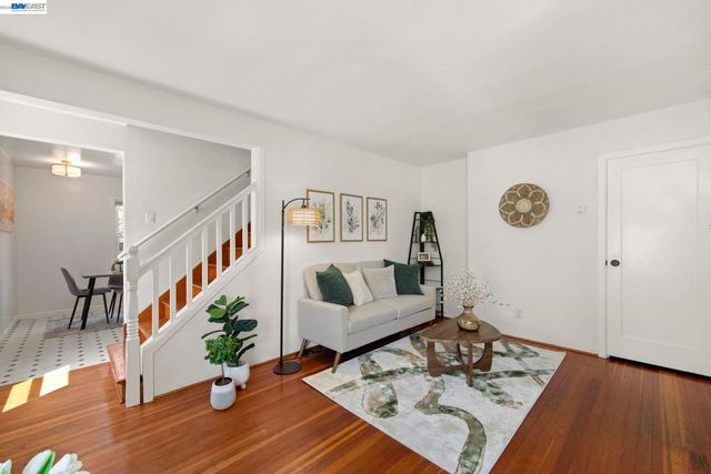 1711 3rd Street, Alameda, CA 94501