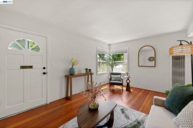 1711 3rd Street, Alameda, CA 94501