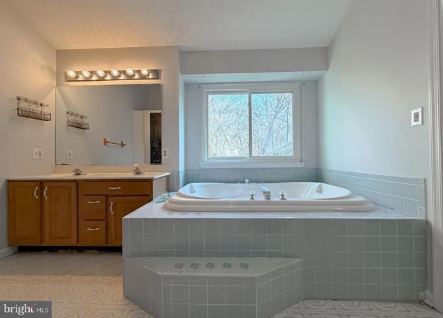 12468 RIDGE RD, Lusby, MD 20657