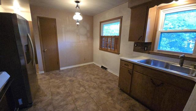 21670 Clarion LANE, Waukesha, WI 53186