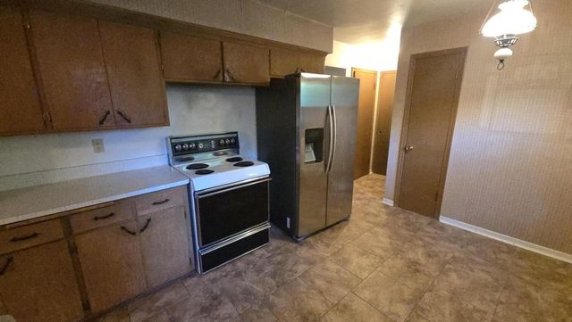21670 Clarion LANE, Waukesha, WI 53186