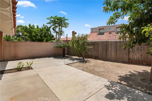 17735 Los Jardines West, Fountain Valley, CA 92708